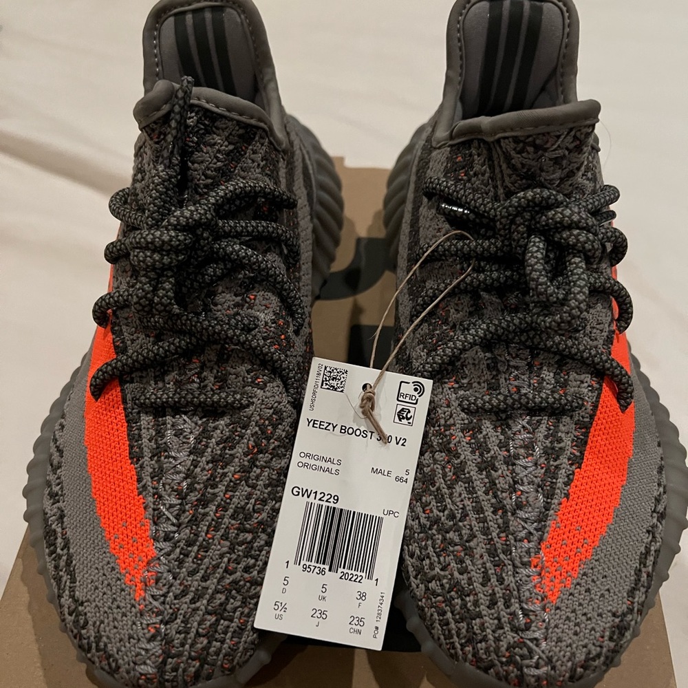 Yeezy Boost 350 V2 'Beluga Reflective' – Size US 5.5 M